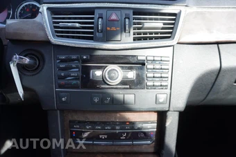 2011 Mercedes-Benz E 350 4MATIC Sedan - miniatura 25