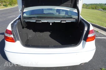 2011 Mercedes-Benz E 350 4MATIC Sedan - miniatura 30