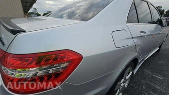 2011 Mercedes-Benz E 350 4MATIC Sedan – miniatura 32