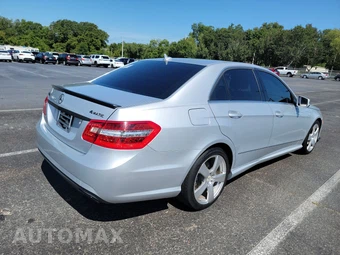 2011 Mercedes-Benz E 350 4MATIC Sedan – miniatura 4