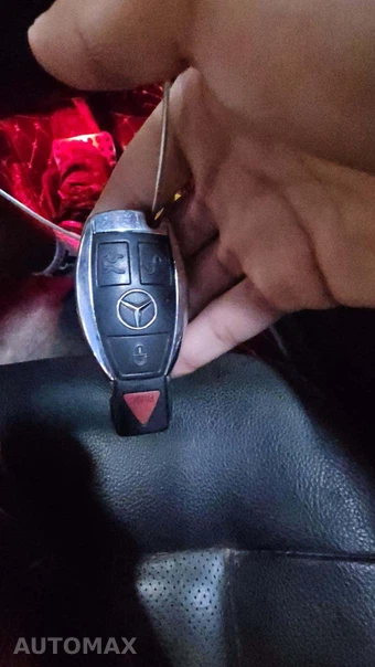 2011 Mercedes-Benz E 350 4MATIC Sedan - miniatura 18