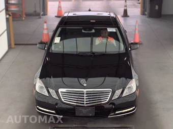 2011 Mercedes-Benz E 350 4MATIC Sedan – miniatura 2