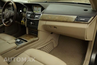 2011 Mercedes-Benz E 350 4MATIC Sedan - miniatura 10