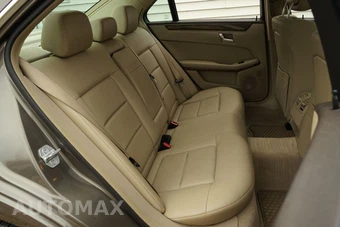 2011 Mercedes-Benz E 350 4MATIC Sedan - miniatura 17