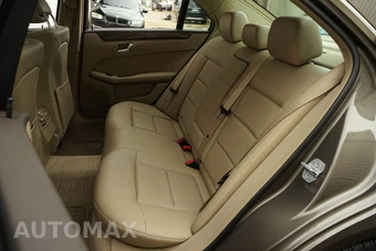 2011 Mercedes-Benz E 350 4MATIC Sedan - miniatura 18