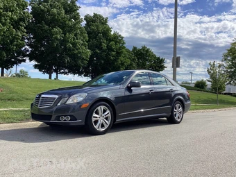 2011 Mercedes-Benz E 350 4MATIC Sedan – miniatura 2
