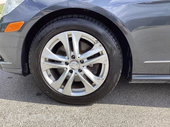 2011 Mercedes-Benz E 350 4MATIC Sedan – miniatura 4