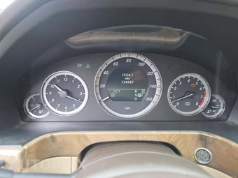 2011 Mercedes-Benz E 350 4MATIC Sedan – miniatura 6