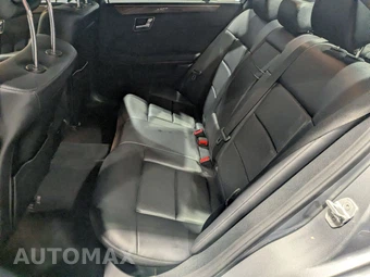 2011 Mercedes-Benz E 350 4MATIC Sedan - miniatura 39