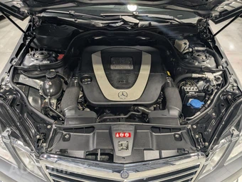 2011 Mercedes-Benz E 350 4MATIC Sedan - miniatura 50
