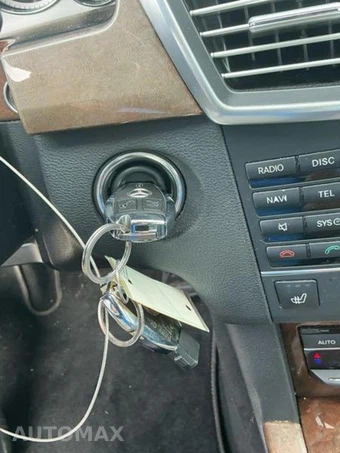 2011 Mercedes-Benz E 350 BlueTEC Sedan – miniatura 13