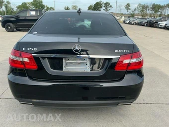 2011 Mercedes-Benz E 350 BlueTEC Sedan – miniatura 4