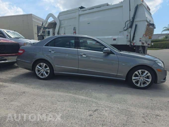 2011 Mercedes-Benz E 350 BlueTEC Sedan – miniatura 4