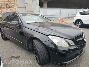 2011 Mercedes-Benz E 350 Coupe – miniatura 3