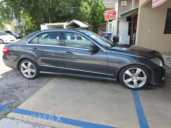 2011 Mercedes-Benz E 350 Sedan – miniatura 4