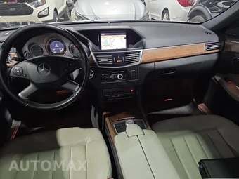 2011 Mercedes-Benz E 350 Sedan - miniatura 14