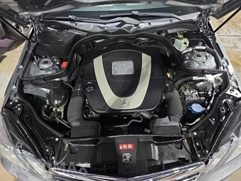 2011 Mercedes-Benz E 350 Sedan - miniatura 19