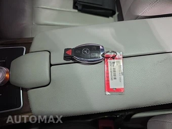 2011 Mercedes-Benz E 350 Sedan - miniatura 23