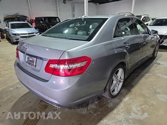 2011 Mercedes-Benz E 350 Sedan - miniatura 4