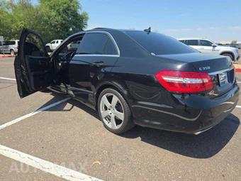 2011 Mercedes-Benz E 350 Sedan - miniatura 2