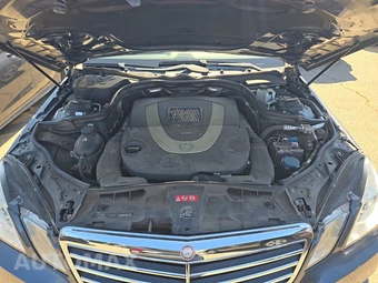 2011 Mercedes-Benz E 550 Sedan – miniatura 16