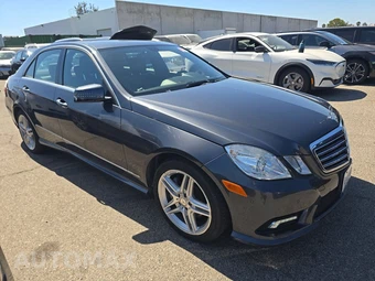 2011 Mercedes-Benz E 550 Sedan – miniatura 3