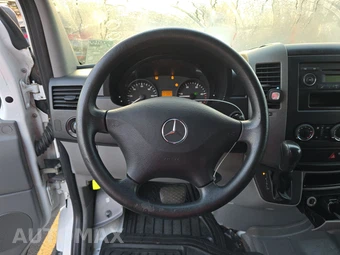 2011 Mercedes-Benz Sprinter 2500 Cargo Van Standard Roof 144.3" WB - miniatura 10