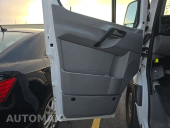 2011 Mercedes-Benz Sprinter 2500 Cargo Van Standard Roof 144.3" WB - miniatura 9