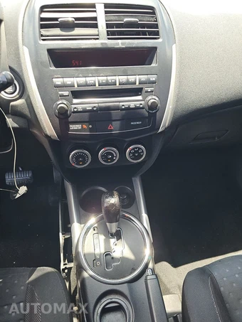 2011 Mitsubishi Outlander Sport SE – miniatura 11