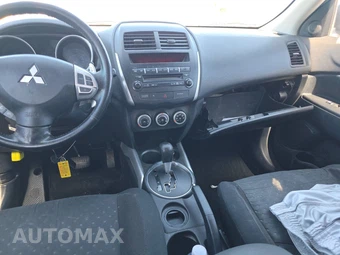 2011 Mitsubishi Outlander Sport SE – miniatura 11