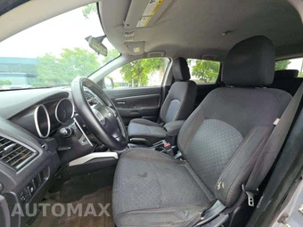 2011 Mitsubishi Outlander Sport SE – miniatura 3