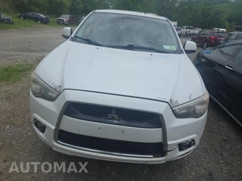 2011 Mitsubishi Outlander Sport SE – miniatura 2