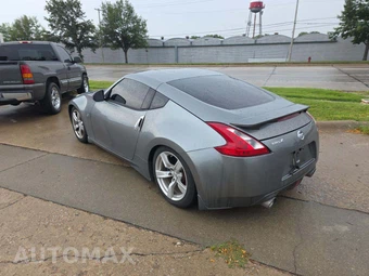 2011 Nissan 370Z Coupe – miniatura 2