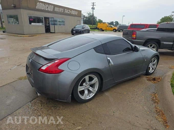 2011 Nissan 370Z Coupe – miniatura 3