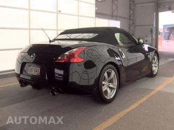 2011 Nissan 370Z Touring Convertible - miniatura 4