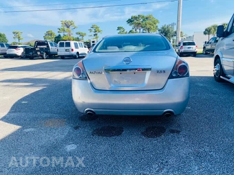 2011 Nissan Altima 2.5 S Sedan - miniatura 4