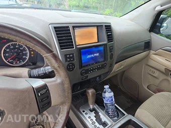 2011 Nissan Armada SV – miniatura 11