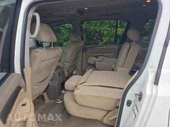 2011 Nissan Armada SV – miniatura 13