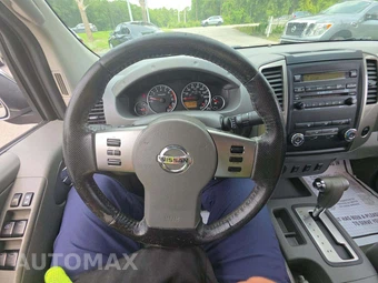 2011 Nissan Frontier SL Crew Cab Medium Bed – miniatura 18