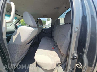 2011 Nissan Frontier SV Crew Cab Medium Bed – miniatura 13