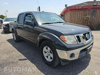 2011 Nissan Frontier SV Crew Cab Medium Bed – miniatura 2
