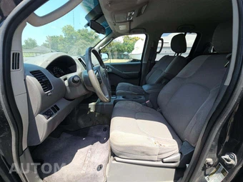 2011 Nissan Frontier SV Crew Cab Medium Bed – miniatura 6