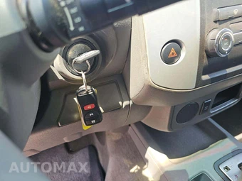 2011 Nissan Frontier SV Crew Cab Medium Bed – miniatura 8