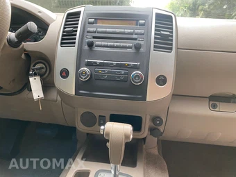 2011 Nissan Frontier SV Crew Cab Medium Bed - miniatura 42
