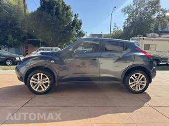 2011 Nissan JUKE SV - miniatura 3