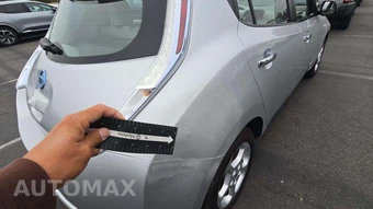 2011 Nissan LEAF SL – miniatura 23