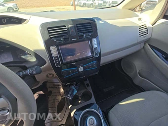 2011 Nissan LEAF SV – miniatura 10