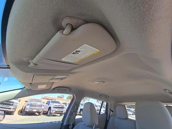 2011 Nissan LEAF SV – miniatura 11