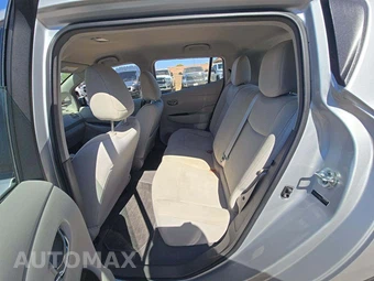 2011 Nissan LEAF SV – miniatura 13