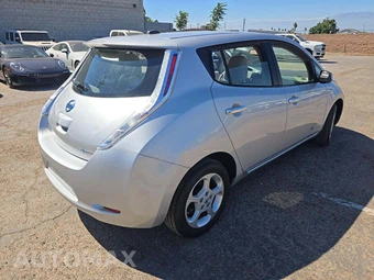 2011 Nissan LEAF SV – miniatura 3